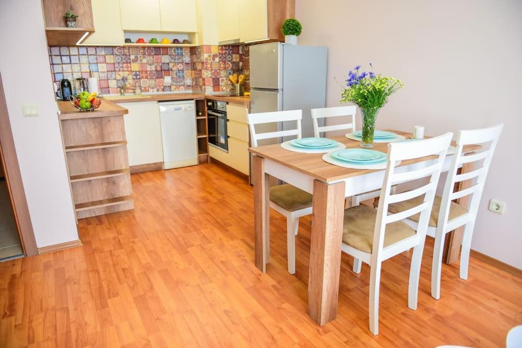 Charming Sunny Apartment+Swimming Pool St. Konstantin og Helena Eksteriør bilde
